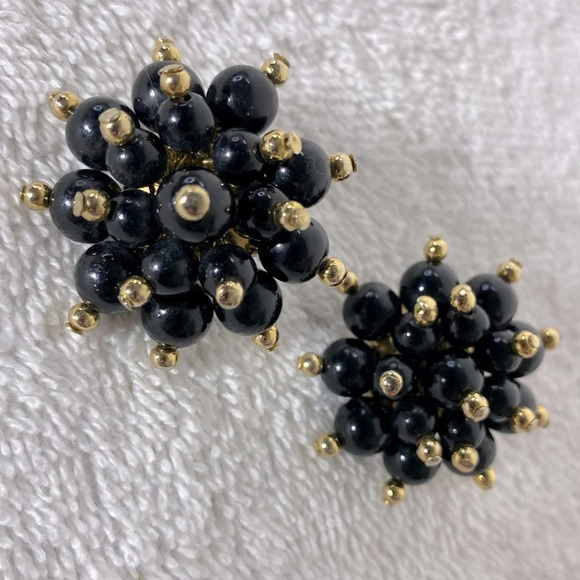 Vintage Handmade Black & Gold Beads Cluster Clip On Earrings - Picture 3 of 7